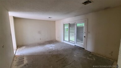 6014 S Madison Place, Tulsa, OK 74105 - photo 2