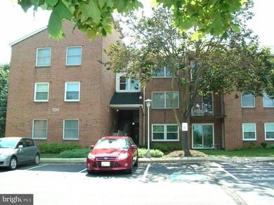 200 Chapel Ct unit 209, Walkersville, MD 21793 - photo 4