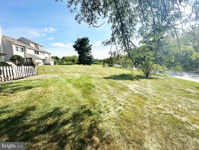 602 Independence Dr unit CONDO 304, Harleysville, PA 19438 - photo 5