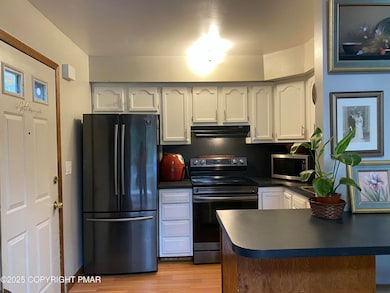 6119 Decker Rd, Bushkill, PA 18324 - photo 5