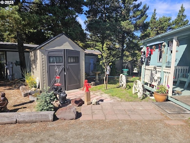 711 Quanagh Ct, Florence, OR 97439 - photo 2