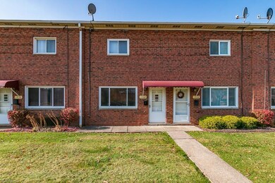 1528 Ridgewick Dr, Wickliffe, OH 44092 - photo 2