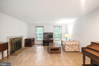 20523 Strath Haven Dr, Montgomery Village, MD 20886 - photo 7