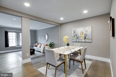 8036 Merry Oaks Ct, Vienna, VA 22182 - photo 3