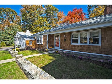 1 Apple Tree Ln, Warwick, RI 02888 - photo 2