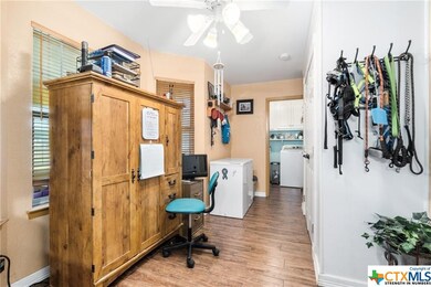 734 Hodge Rd, Eddy, TX 76524 - photo 7