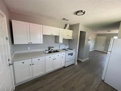 7821 Glass St, Houston, TX 77016 - photo 3