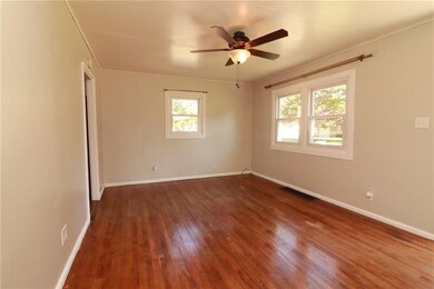 2544 Pearl St, Columbus, IN 47201 - photo 5