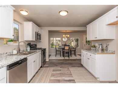 1404 NW Kerron St, Winlock, WA 98596 - photo 2