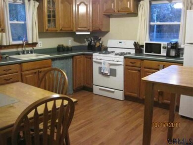 9 Hidden Hollow Rd, Albany, NY 12208 - photo 3