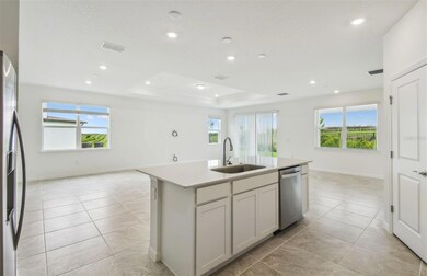 Center Island w/Storage