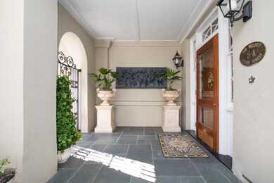 5 Legare - entryway