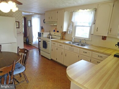 216 Colebrookdale Rd, Boyertown, PA 19512 - photo 7