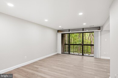 1664 Parkcrest Cir unit 201, Reston, VA 20190 - photo 2