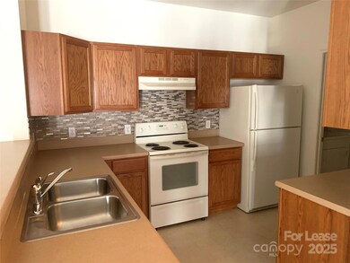 10648 Hill Point Ct unit 10648, Charlotte, NC 28262 - photo 3