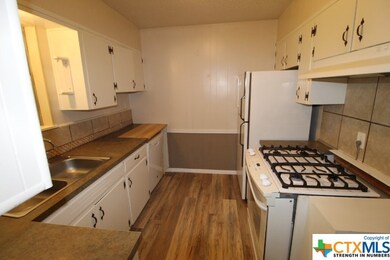 908 Little St, Copperas Cove, TX 76522 - photo 3