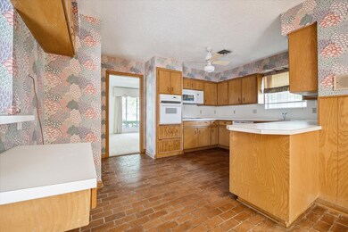 2303 Blue Water Ln, Houston, TX 77018 - photo 6