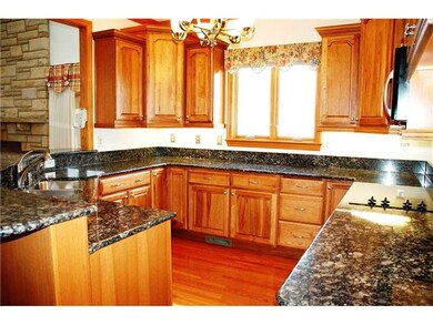 Kitchen. Custom fully equipped kitchen with stainl