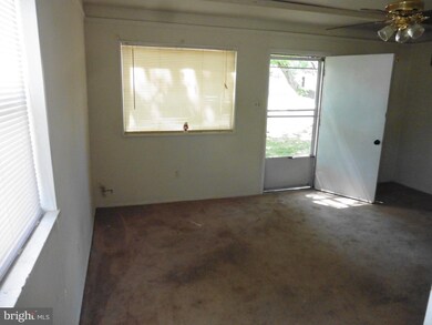 137 Polk Dr, Manassas Park, VA 20111 - photo 5