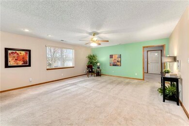 526 Mars Ct, Raymore, MO 64083 - photo 3
