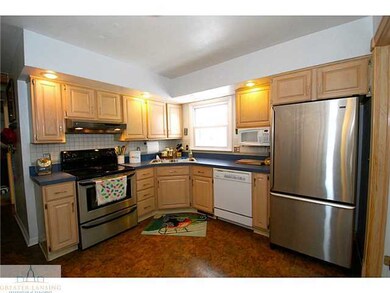 1410 Ravenswood Dr, Lansing, MI 48917 - photo 5