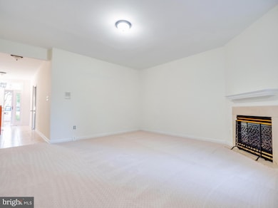13080 Park Crescent Cir, Herndon, VA 20171 - photo 5