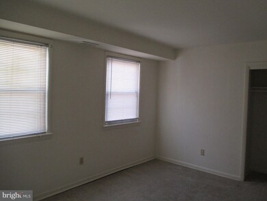 100 W Taylor Run Pkwy, Alexandria, VA 22314 - photo 7