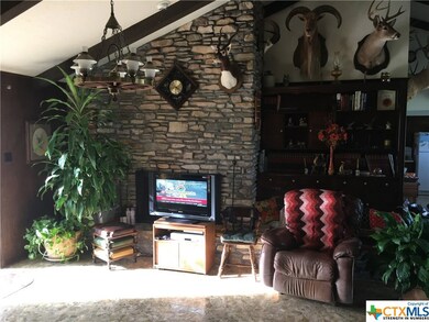 438 Booth Dr, San Marcos, TX 78666 - photo 2