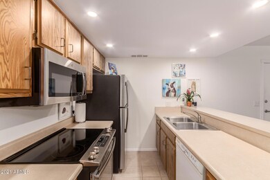 808 E Lawrence Ln unit 101, Phoenix, AZ 85020 - photo 4