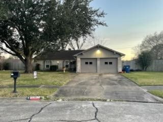 16310 Barcelona Dr, Friendswood, TX 77546 - photo 2