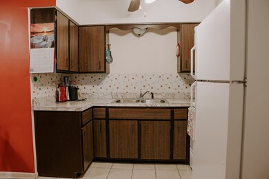 1220 S Lorraine Rd unit 2C, Wheaton, IL 60189 - photo 5