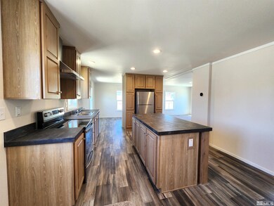 3592 Crown Royal Cir, Winnemucca, NV 89445 - photo 6