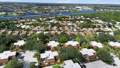 2524 25th Ct, Jupiter, FL 33477 - photo 3