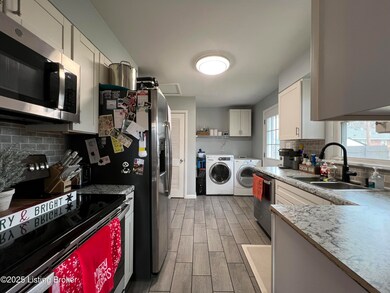 6239 Blaze Way, Louisville, KY 40272 - photo 4