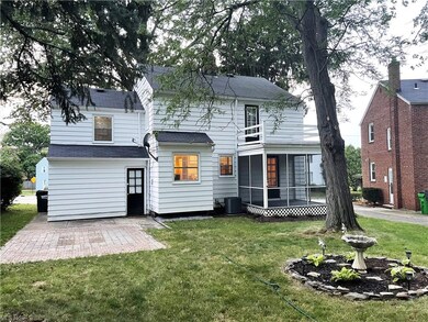 Rear view/patio/balcony/porch