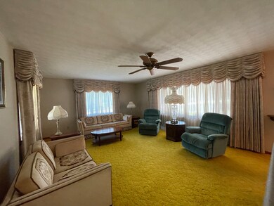 2127 N E St, Elwood, IN 46036 - photo 3