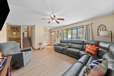 822 Clear View Dr, West Bend, WI 53090 - photo 3