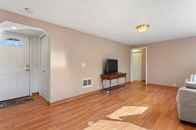 1108 Center Rd, Everett, WA 98204 - photo 5