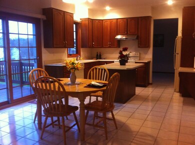 Kitchen and breakfast area