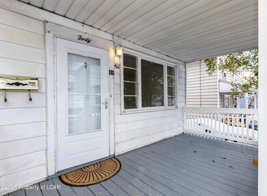 40 N Sherman St, Wilkes Barre, PA 18702 - photo 4