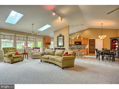 1104 Riverview Dr, Reading, PA 19605 - photo 3