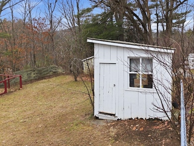 67 W Terrace St, Claremont, NH 03743 - photo 5