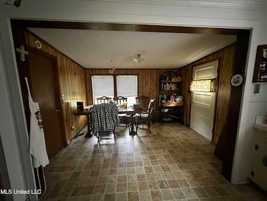 101 3rd St NE, Magee, MS 39111 - photo 4