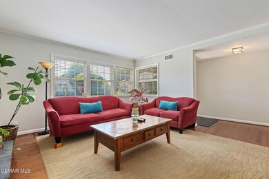 10 - Living Room