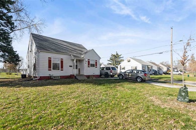 3718 C Ave NE, Cedar Rapids, IA 52402 - photo 2