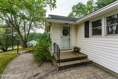 4 Johnson St, Troy, NY 12180 - photo 4