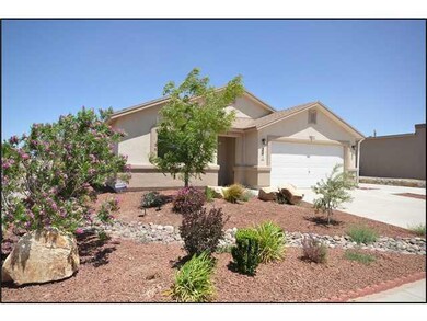 221 Flor Scabiosa Dr, Socorro, TX 79927 - photo 2