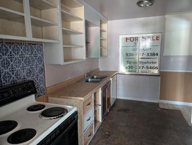 1118 4th St, Redding, CA 96002 - photo 5