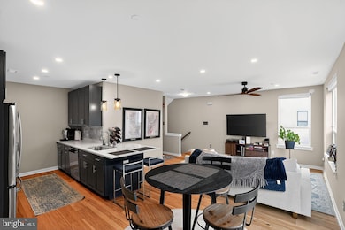 912 Riverplace Dr unit M, Conshohocken, PA 19428 - photo 2