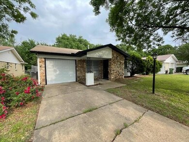 512 Livingston Dr, Hurst, TX 76053 - photo 2